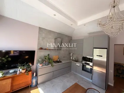 Малахит: 3-комн. · 130 м² · 3/5 эт. · Алабинская
