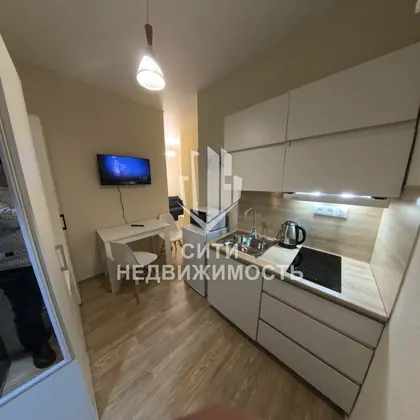 Сити Недвижимость: 14 м² · 1/5 эт. · Академическая