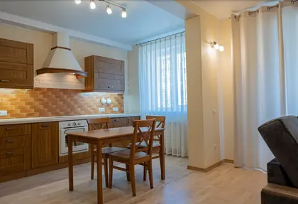 Макромир: 42 м² · 4/5 эт. · Берёзовая Роща