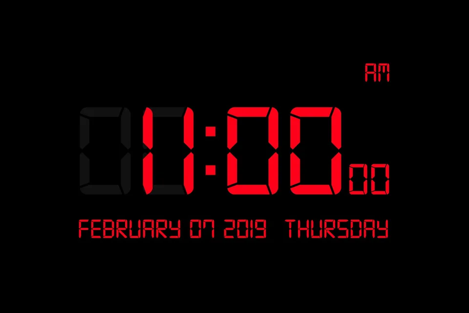 Электронные часы с цифрами 11:00