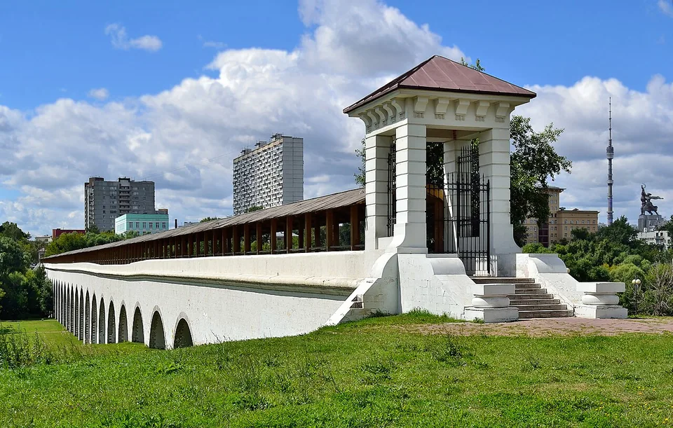 Ростокинский акведук в Москве