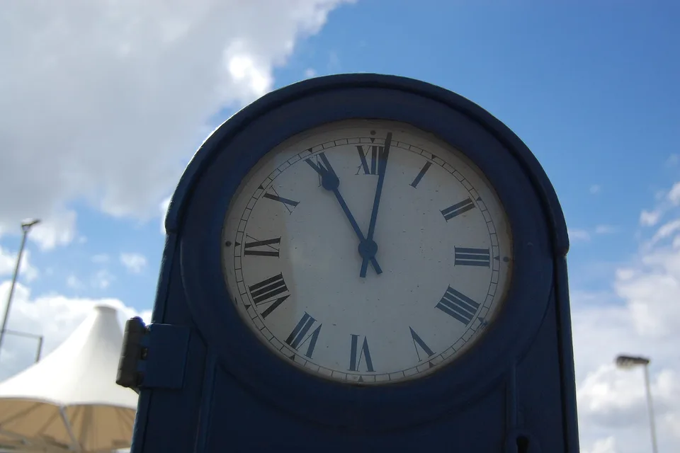 Табельные часы Банди