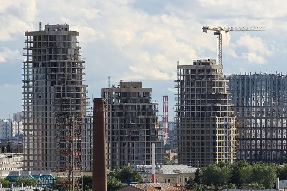 Стройка жилого квартала в Москве, июнь 2026 года