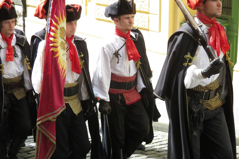 Почётный караул в хорватских платках, Загреб