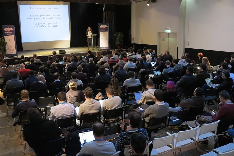 Зал конференции WordCamp