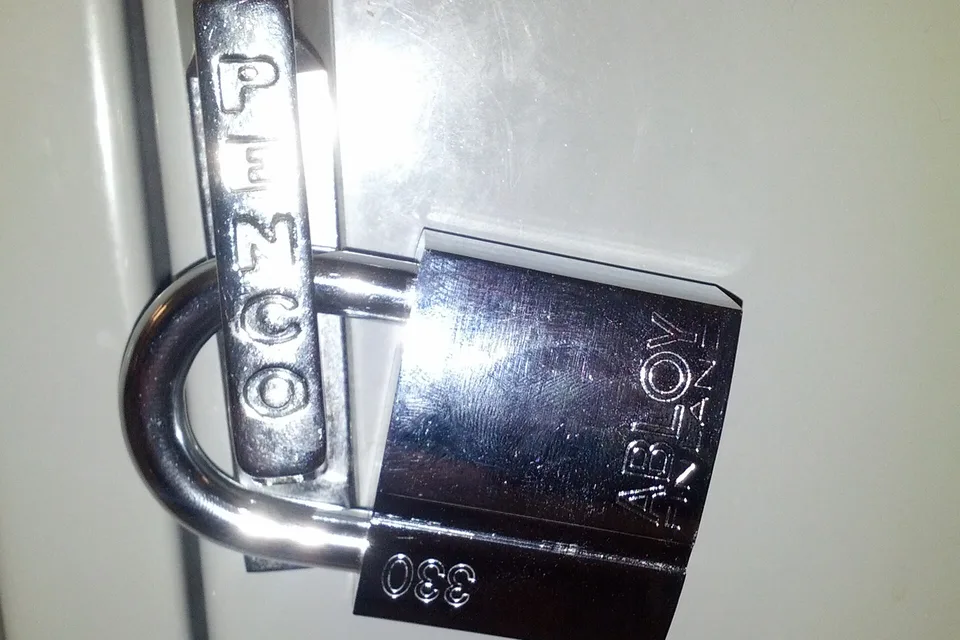 Навесной замок Abloy