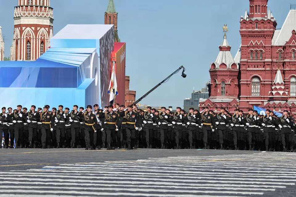 Военнослужащие в строю