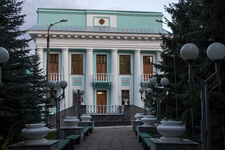 Главный корпус: Чувашский университет им. И.Н. Ульянова