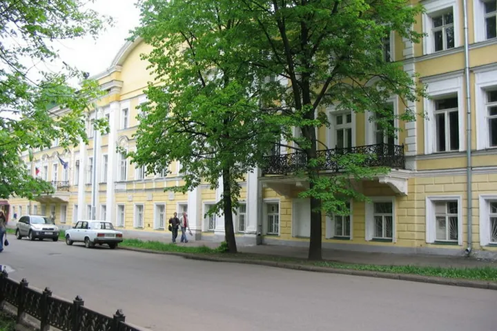 Главный корпус: Ярославский медицинский университет