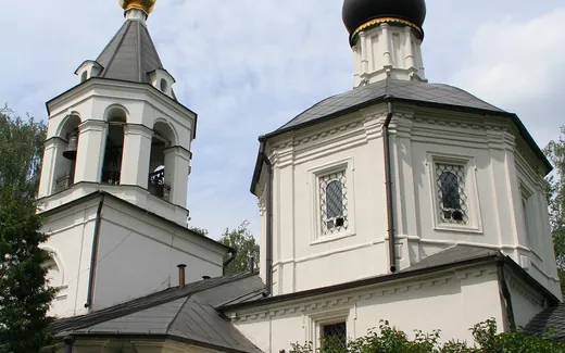Храм Ризоположения в Леонове